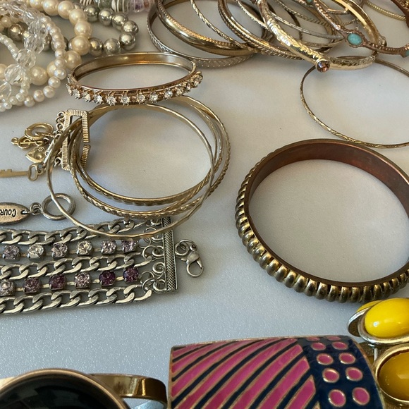 Assorted Women's Bangle and Bracelet Set - Yellow, Gold, Silver, Pearl - Picture 5 of 8